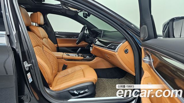 BMW 7-Series 740Li xDrive Design Pure Excellence