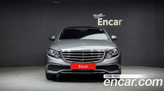 Mercedes-Benz E-Class E300 4MATIC Exclusive