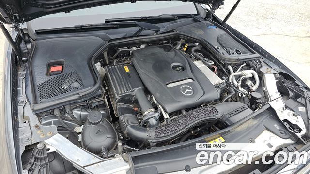 Mercedes-Benz E-Class E300 4MATIC Exclusive