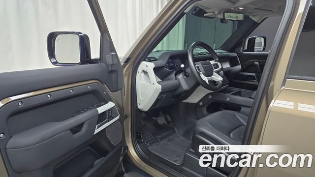 Land Rover Defender 110 D240 SE