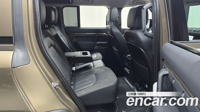Land Rover Defender 110 D240 SE