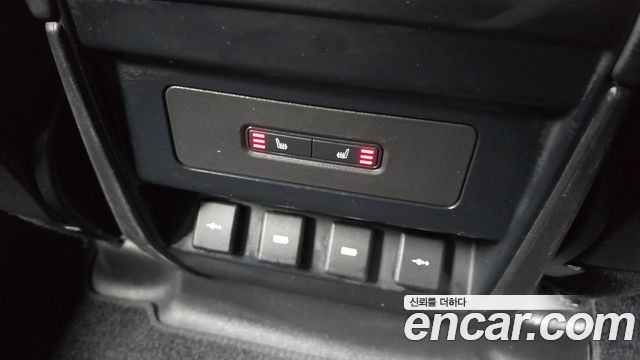 Land Rover Defender 110 D240 SE