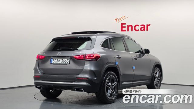 Mercedes-Benz GLA-Class GLA250 4MATIC