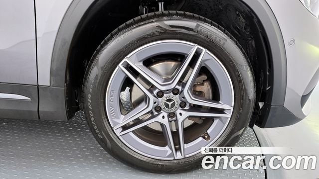 Mercedes-Benz GLA-Class GLA250 4MATIC
