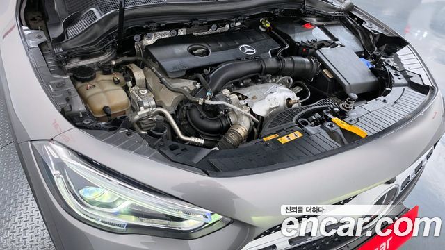 Mercedes-Benz GLA-Class GLA250 4MATIC