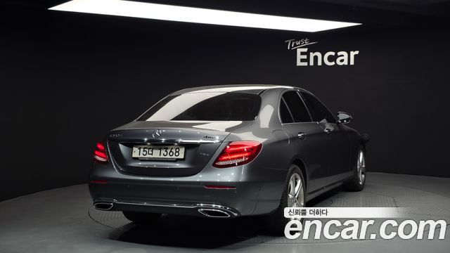Mercedes-Benz E-Class E220d 4MATIC Avantgarde