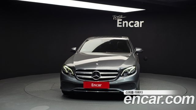Mercedes-Benz E-Class E220d 4MATIC Avantgarde