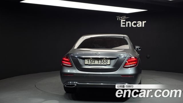 Mercedes-Benz E-Class E220d 4MATIC Avantgarde
