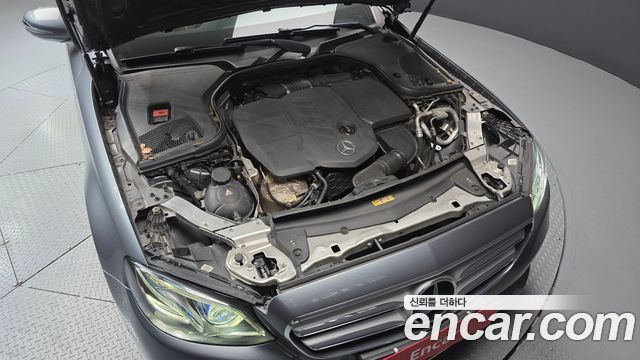 Mercedes-Benz E-Class E220d 4MATIC Avantgarde