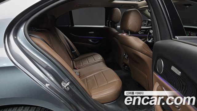 Mercedes-Benz E-Class E220d 4MATIC Avantgarde