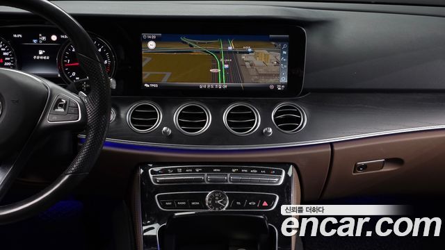 Mercedes-Benz E-Class E220d 4MATIC Avantgarde