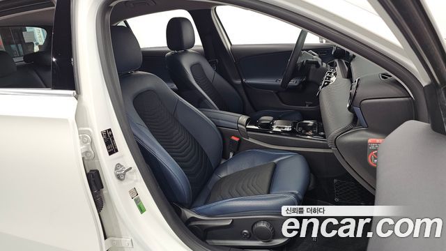 Mercedes-Benz A-Class A220 Hatchback