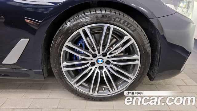 BMW 5-Series 530i xDrive M Sport Package Plus