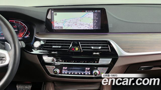 BMW 5-Series 530i xDrive M Sport Package Plus