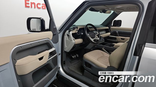 Land Rover Defender 90 D250 SE