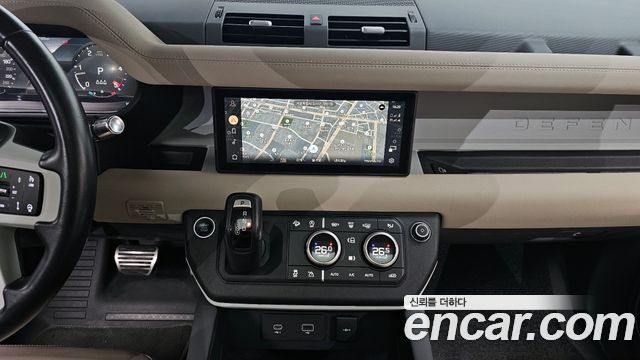 Land Rover Defender 90 D250 SE