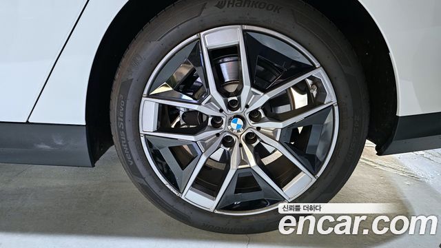 BMW 5-Series 520i