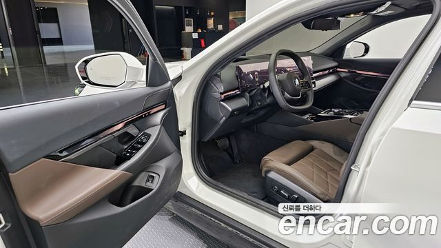 BMW 5-Series 520i