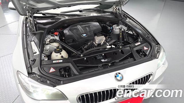 BMW 5-Series 528i xDrive M Aero Dynamic