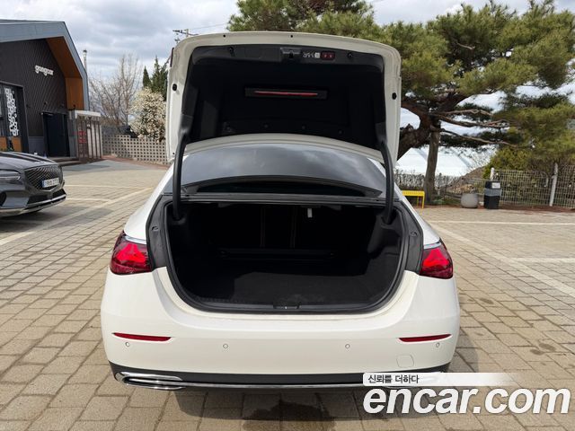 Mercedes-Benz E-Class E200 Avantgarde Limited