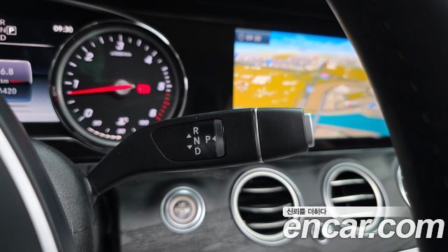 Mercedes-Benz E-Class E220d 4MATIC Avantgarde