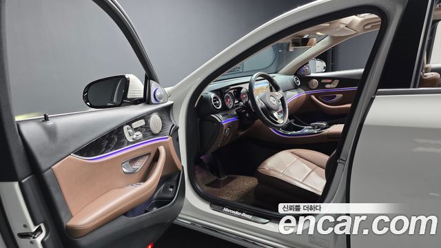 Mercedes-Benz E-Class E220d 4MATIC Avantgarde