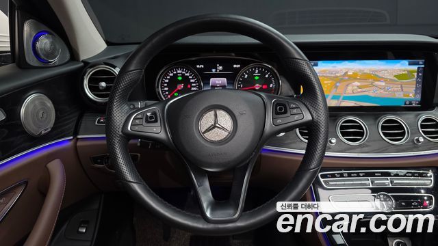 Mercedes-Benz E-Class E220d 4MATIC Avantgarde