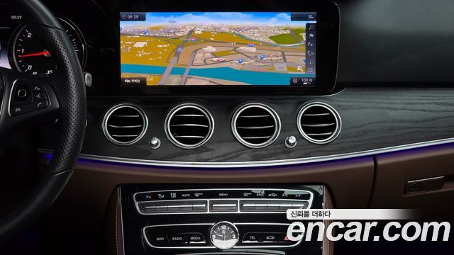 Mercedes-Benz E-Class E220d 4MATIC Avantgarde