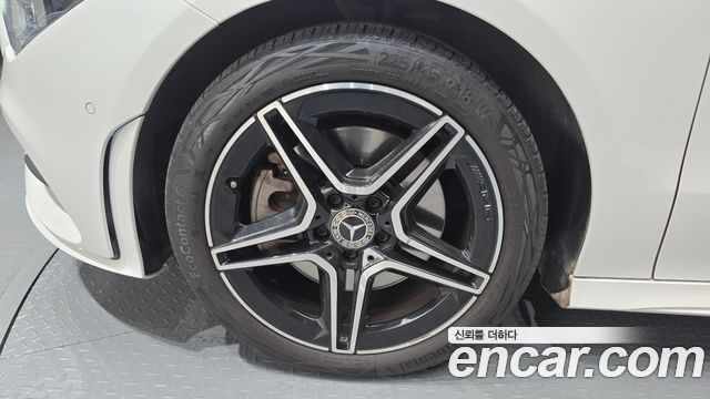 Mercedes-Benz CLA-Class CLA250 4MATIC