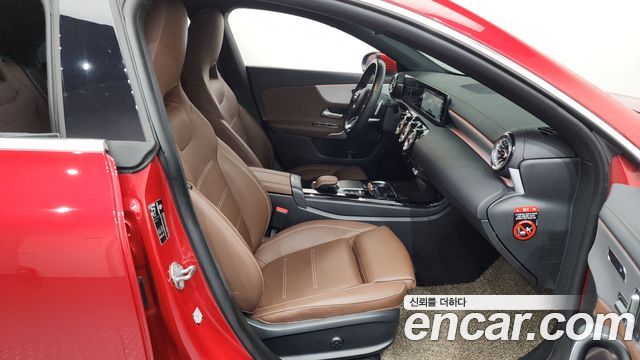 Mercedes-Benz CLA-Class CLA250 4MATIC