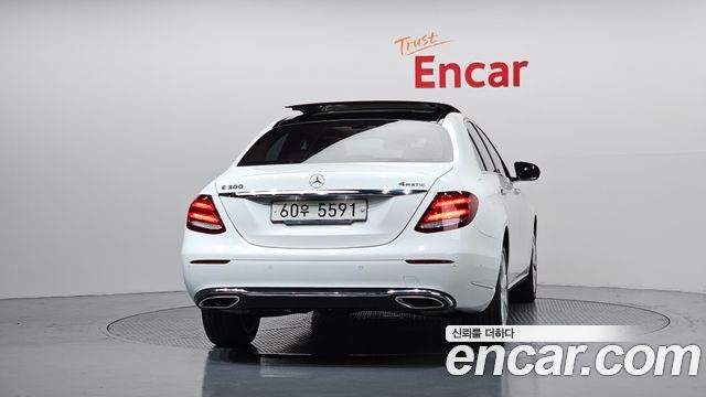 Mercedes-Benz E-Class E300 4MATIC Exclusive