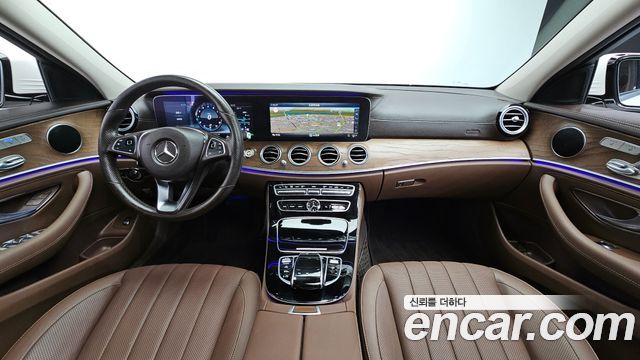 Mercedes-Benz E-Class E300 4MATIC Exclusive