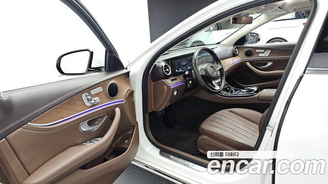 Mercedes-Benz E-Class E300 4MATIC Exclusive