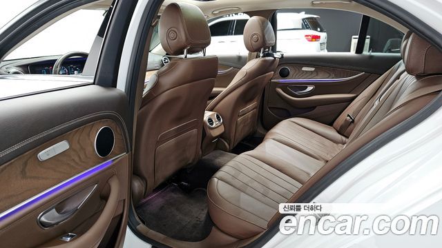 Mercedes-Benz E-Class E300 4MATIC Exclusive