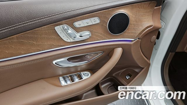 Mercedes-Benz E-Class E300 4MATIC Exclusive