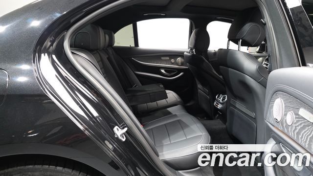 Mercedes-Benz E-Class E350 4MATIC AMG Line