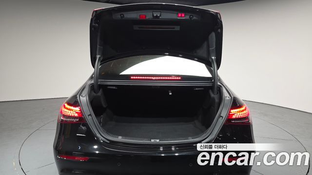Mercedes-Benz E-Class E350 4MATIC AMG Line