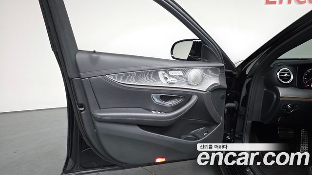 Mercedes-Benz E-Class E350 4MATIC AMG Line