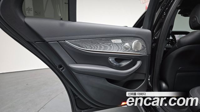 Mercedes-Benz E-Class E350 4MATIC AMG Line