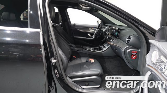 Mercedes-Benz E-Class E350 4MATIC AMG Line