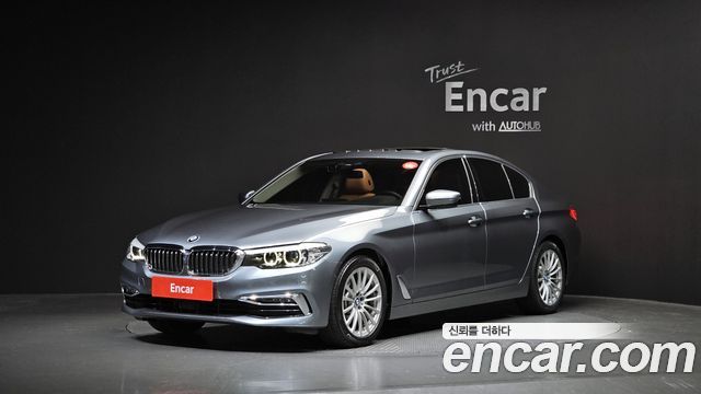 BMW 5-Series 520i Luxury