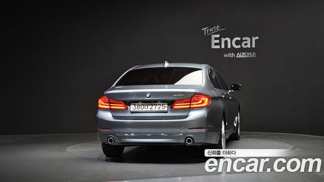 BMW 5-Series 520i Luxury
