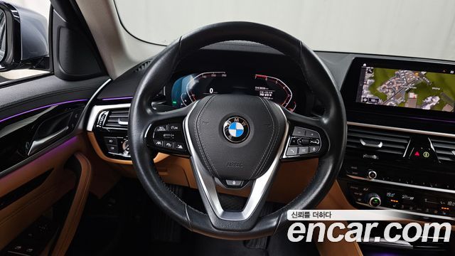 BMW 5-Series 520i Luxury