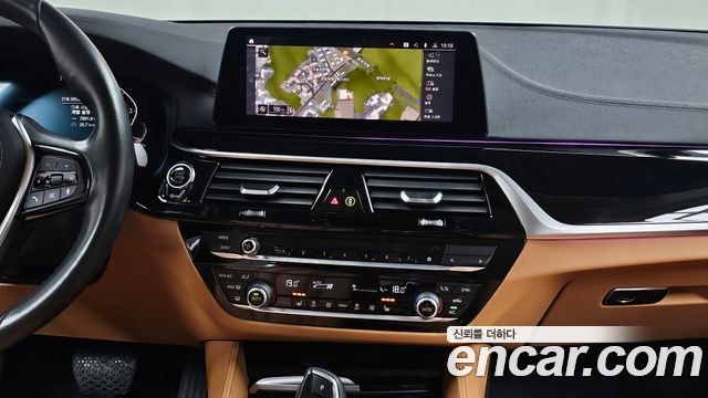 BMW 5-Series 520i Luxury