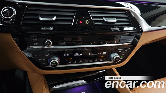 BMW 5-Series 520i Luxury