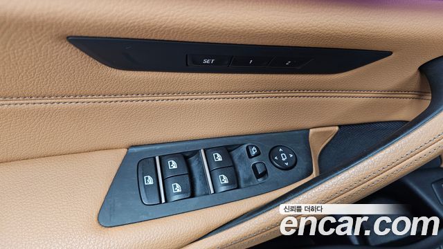 BMW 5-Series 520i Luxury