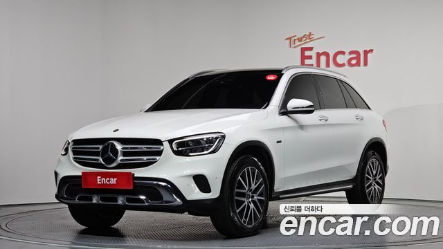 Mercedes-Benz GLC-Class GLC300e 4MATIC