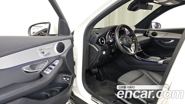 Mercedes-Benz GLC-Class GLC300e 4MATIC