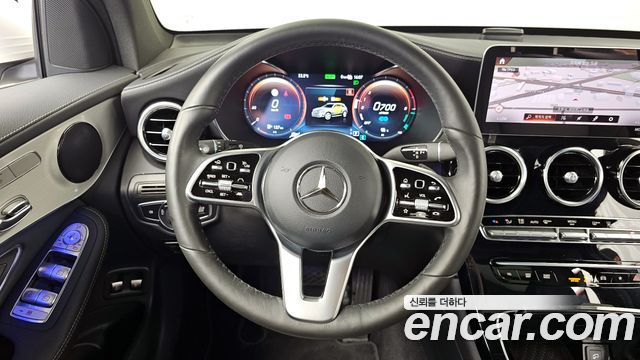 Mercedes-Benz GLC-Class GLC300e 4MATIC