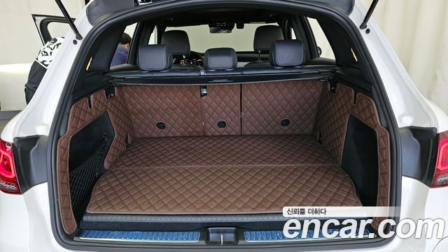 Mercedes-Benz GLC-Class GLC300e 4MATIC